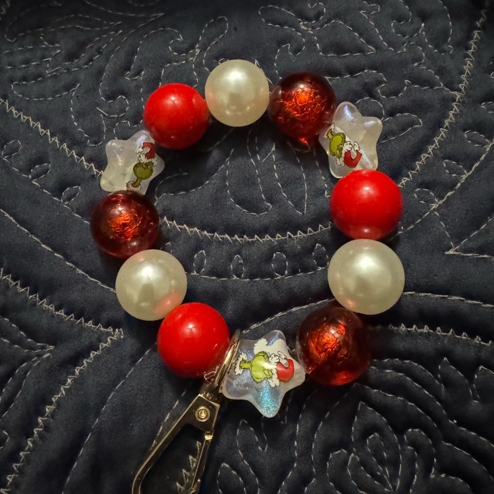 Grinch Red and White Beaded Bracelet Keychain